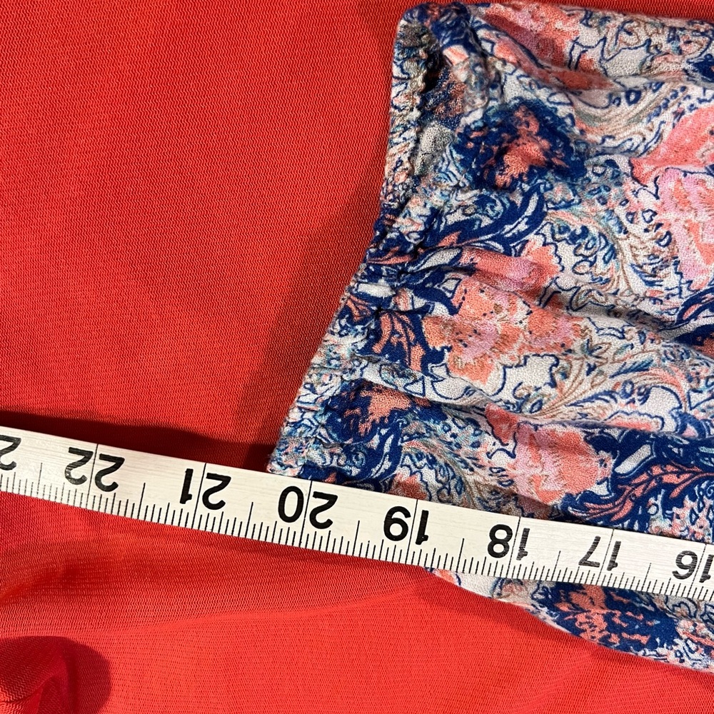 Floral Crochet Accent Women's Top - Picture 6 of 8